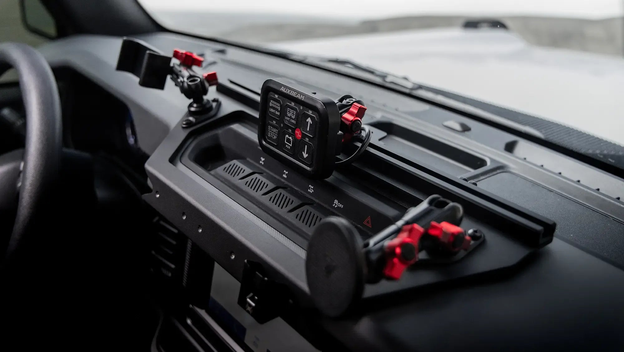 Expedition Essentials Dash Mount With 20LITE Phone Holder | 2021-2025 Ford Bronco & Bronco Raptor (Non-Sport)