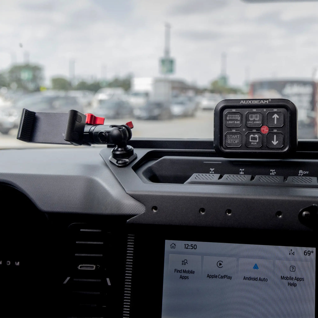 Expedition Essentials Dash Mount With Dual MagSafe Phone Holders | 2021-2025 Ford Bronco & Bronco Raptor (Non-Sport)