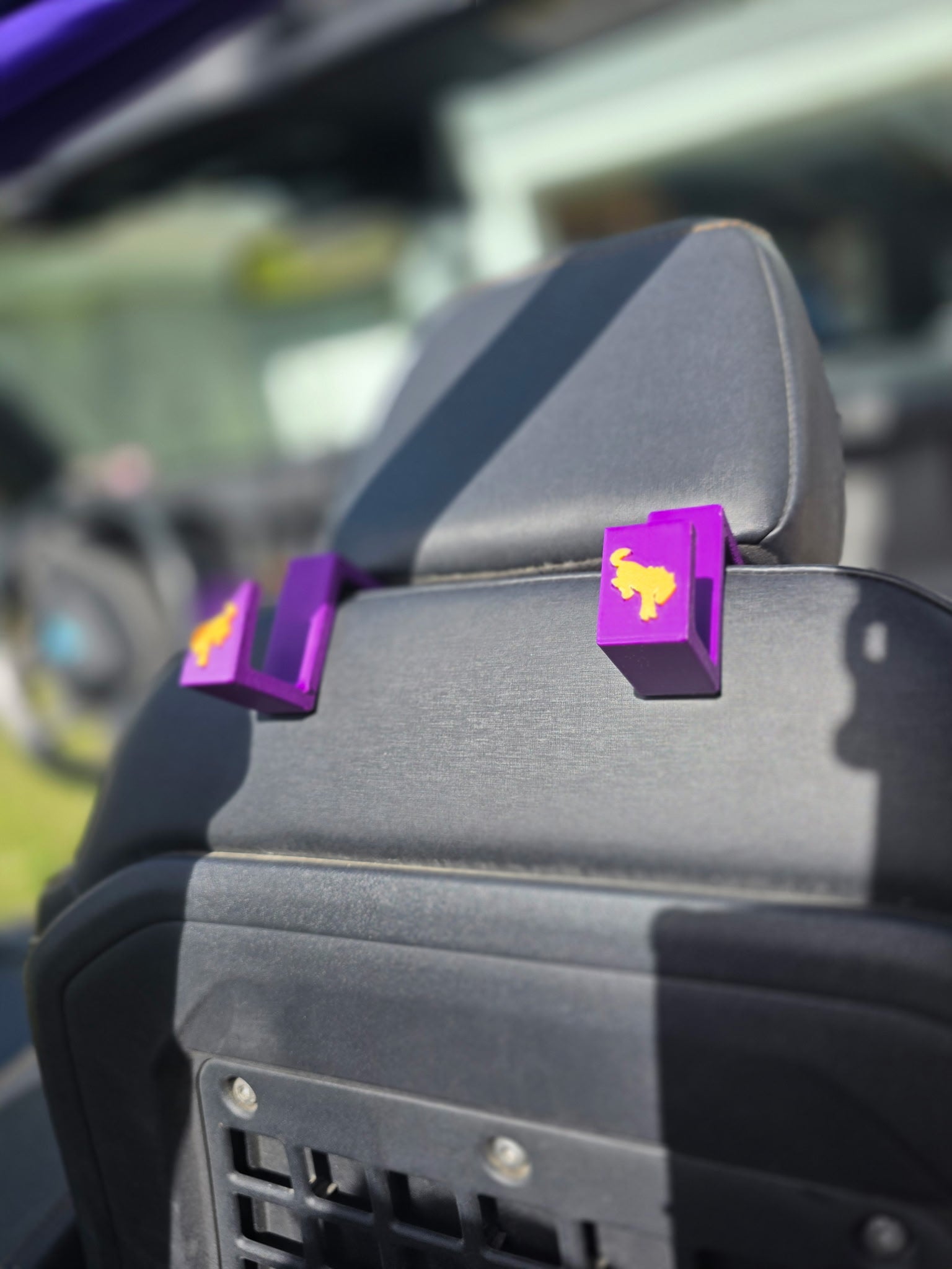 BA Seat Cargo Hooks