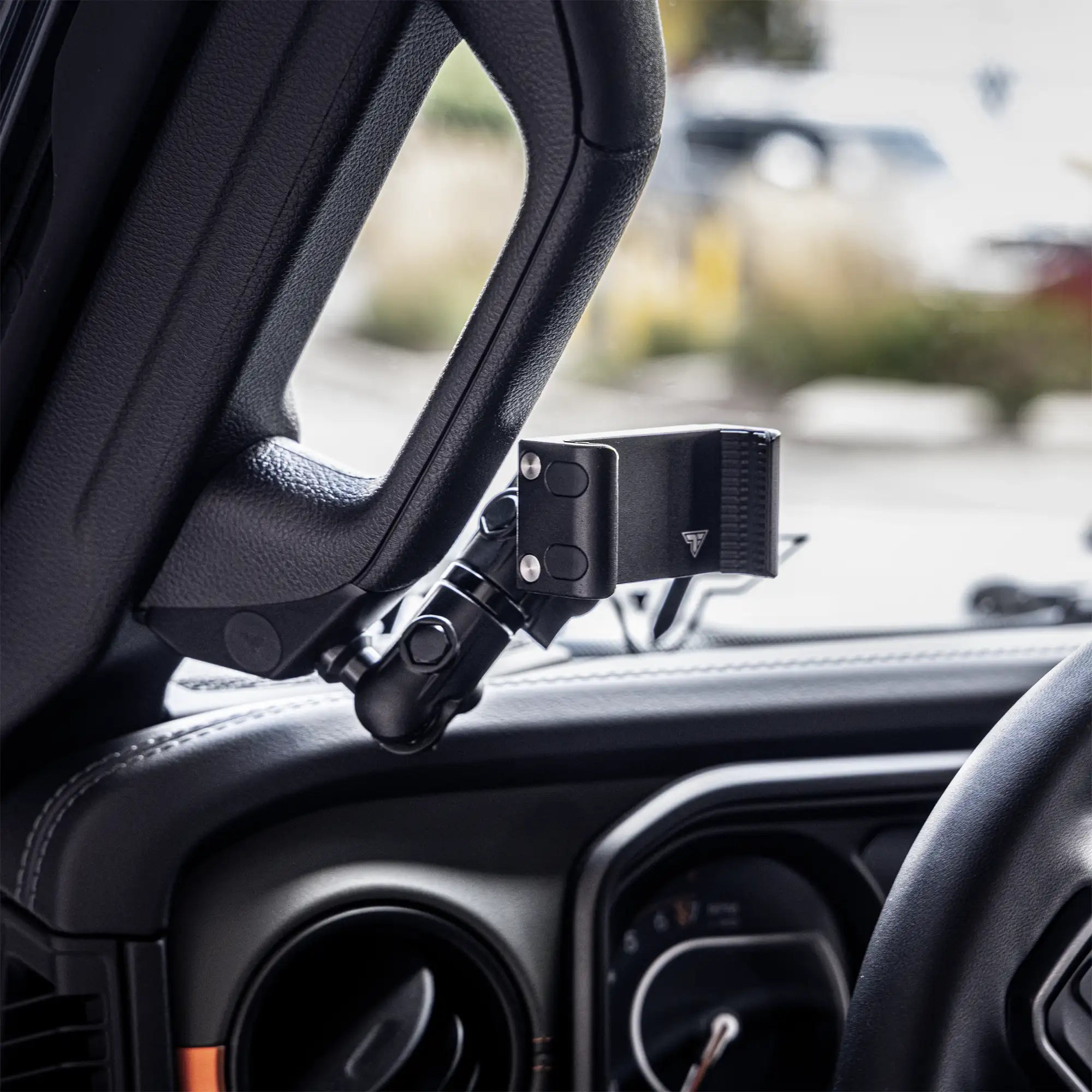2024+ Jeep JL, Gladiator, and 4XE LINK™ Grab Handle Mount With Qi2.2/MagSafe Charging & Cooling Phone Holder | 3.5" Arm