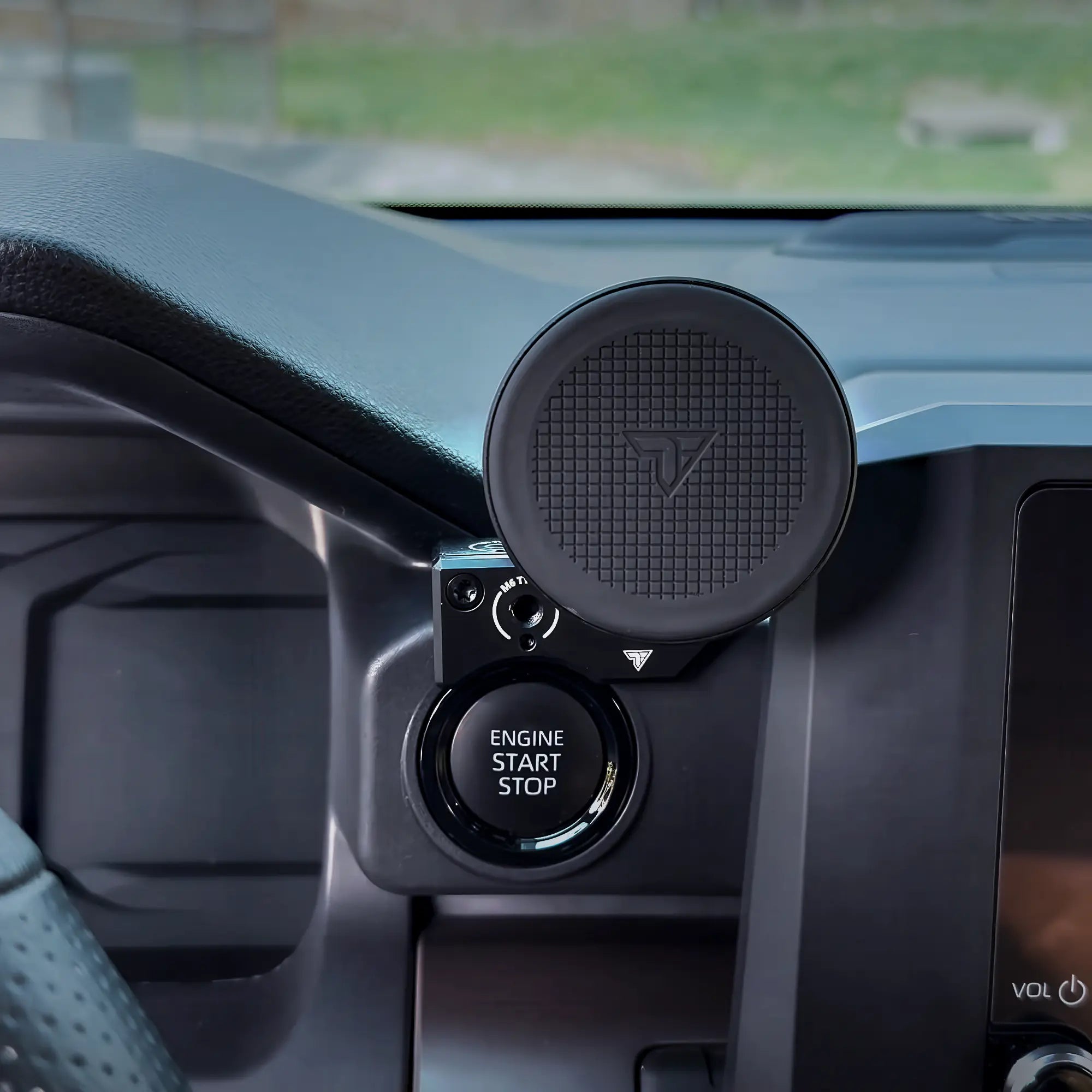 2024+ Toyota Tacoma (8" Screen ONLY) & 2025+ 4Runner LINK™ Dash Clip with MagSafe Charging Phone Holder