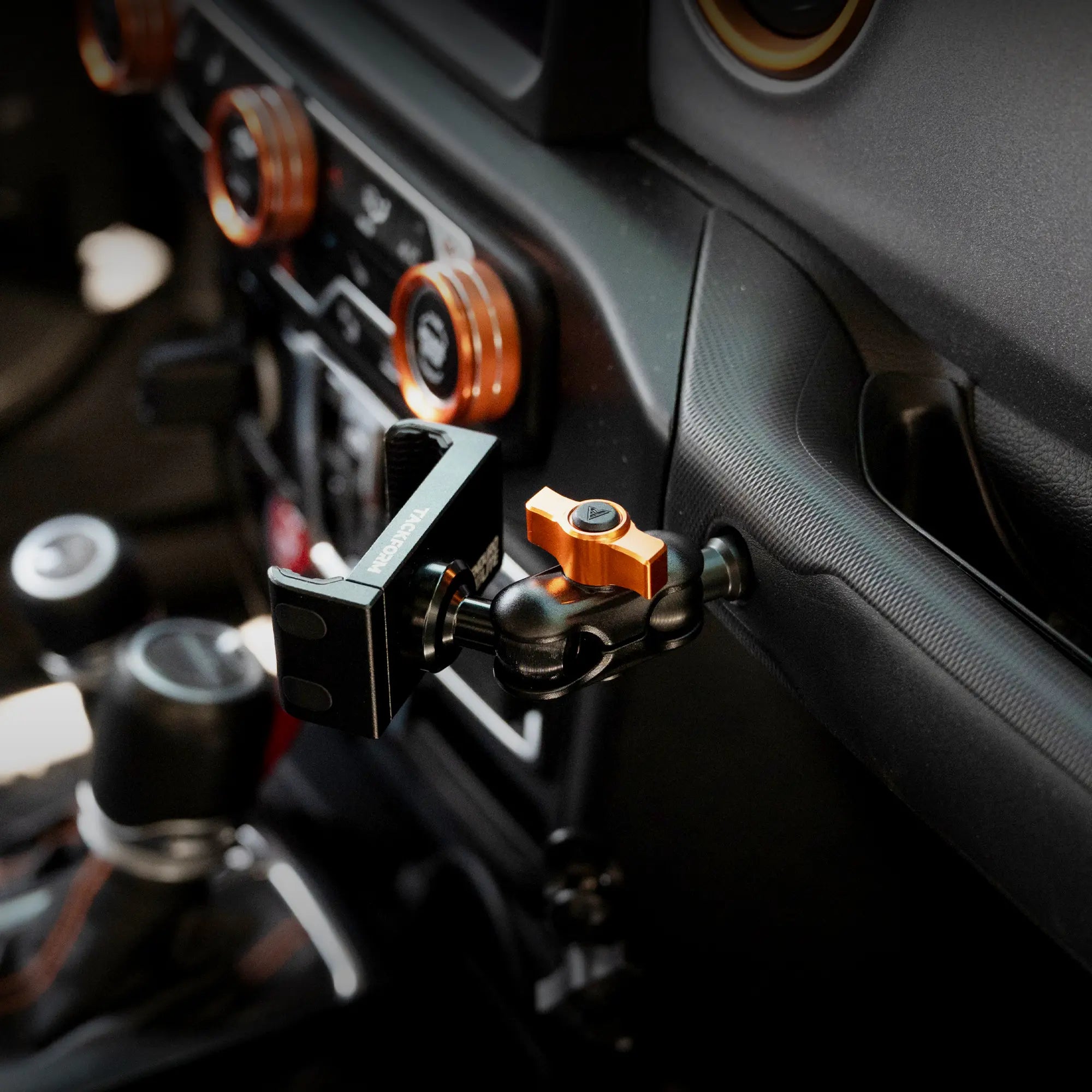 2018 - 2023 Jeep JL, Gladiator, and 4XE LINK™ Grab Bar Mount With Qi2.2/MagSafe Charging & Cooling Phone Holder | 2" Arm