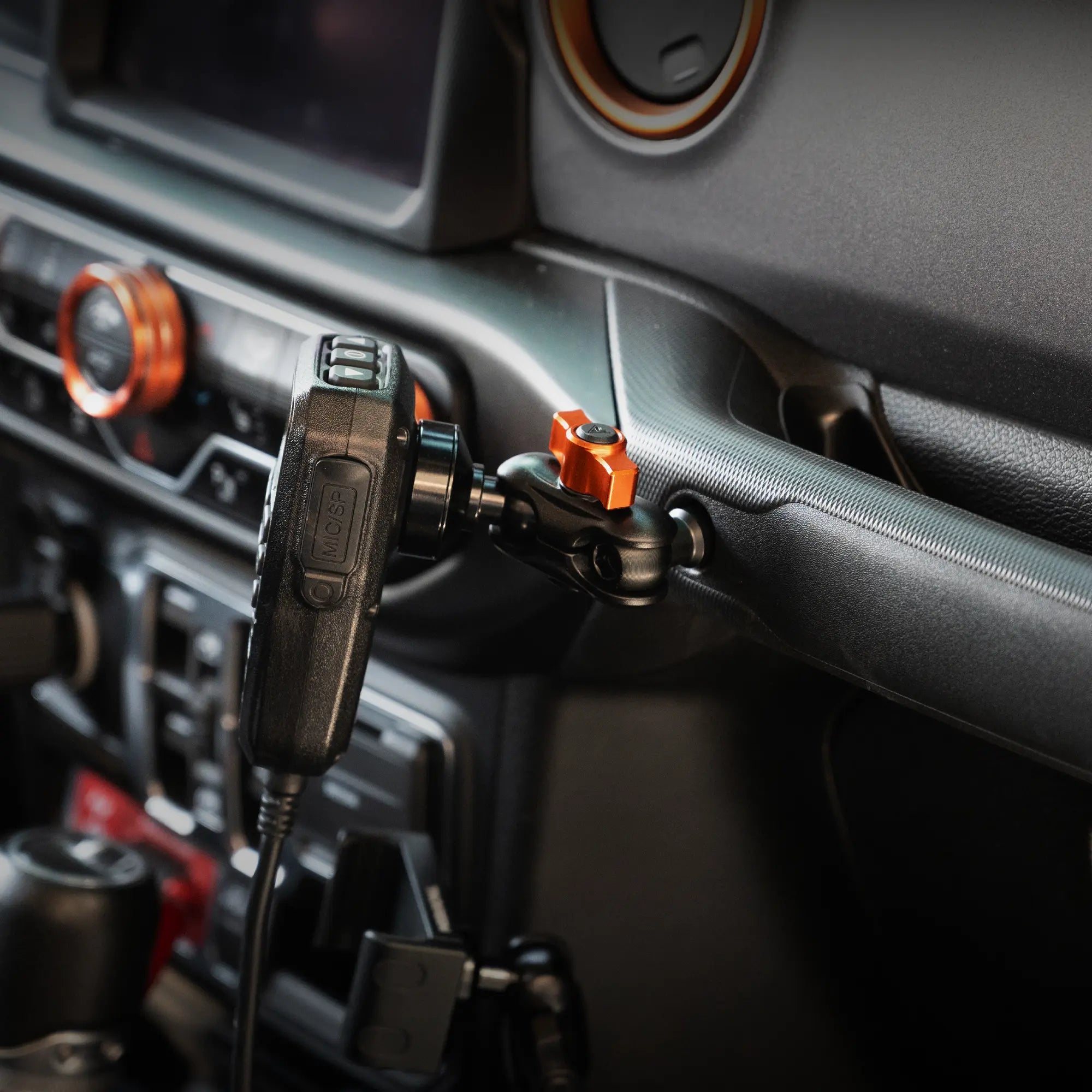 2018 - 2023 Jeep JL, Gladiator, and 4XE LINK™ Grab Bar Mount With Qi2.2/MagSafe Charging & Cooling Phone Holder | 2" Arm