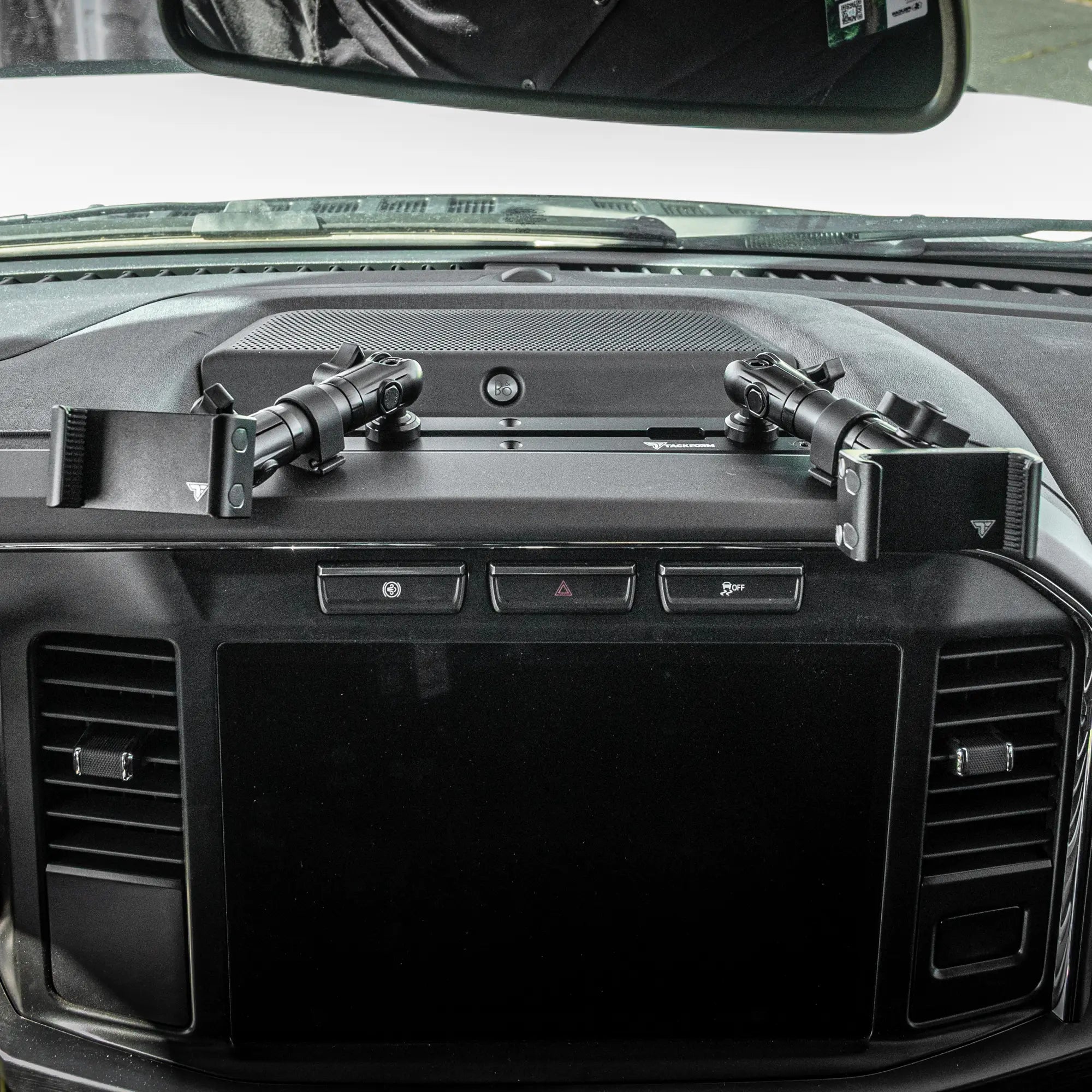 2023-2026 Ford Super Duty (F-250 Through F-600) Tackform Slim Track Dash Bracket With MagSafe Phone Mount