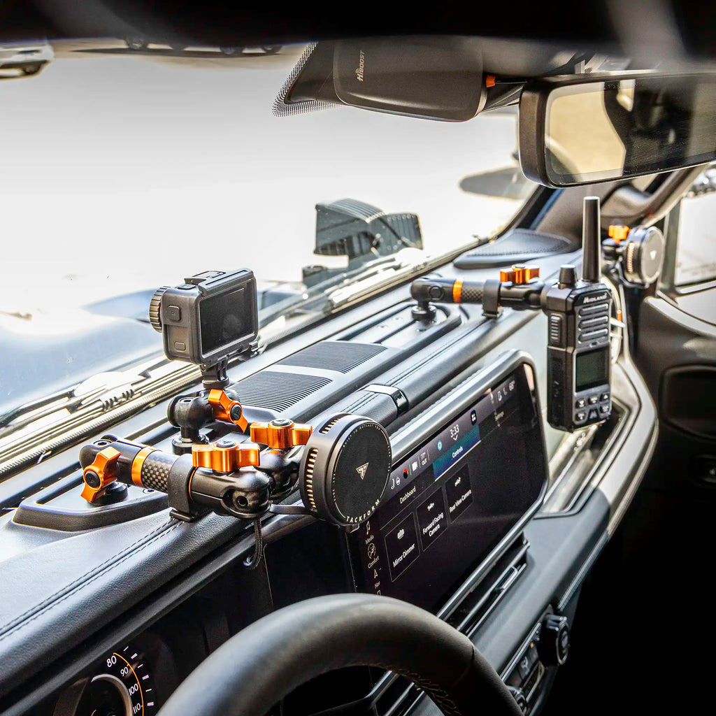 2024+ Jeep Wrangler JL & Gladiator JT (Not Compatible With 4xe) Tackform Slim Track Dash Bracket With MagSafe Charging Phone Mount | Passenger Side