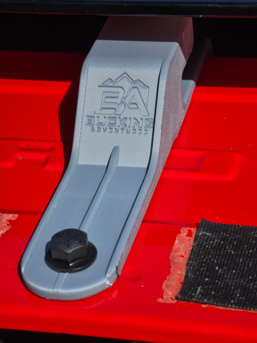 BA 2021-24 Bronco Trail Latch