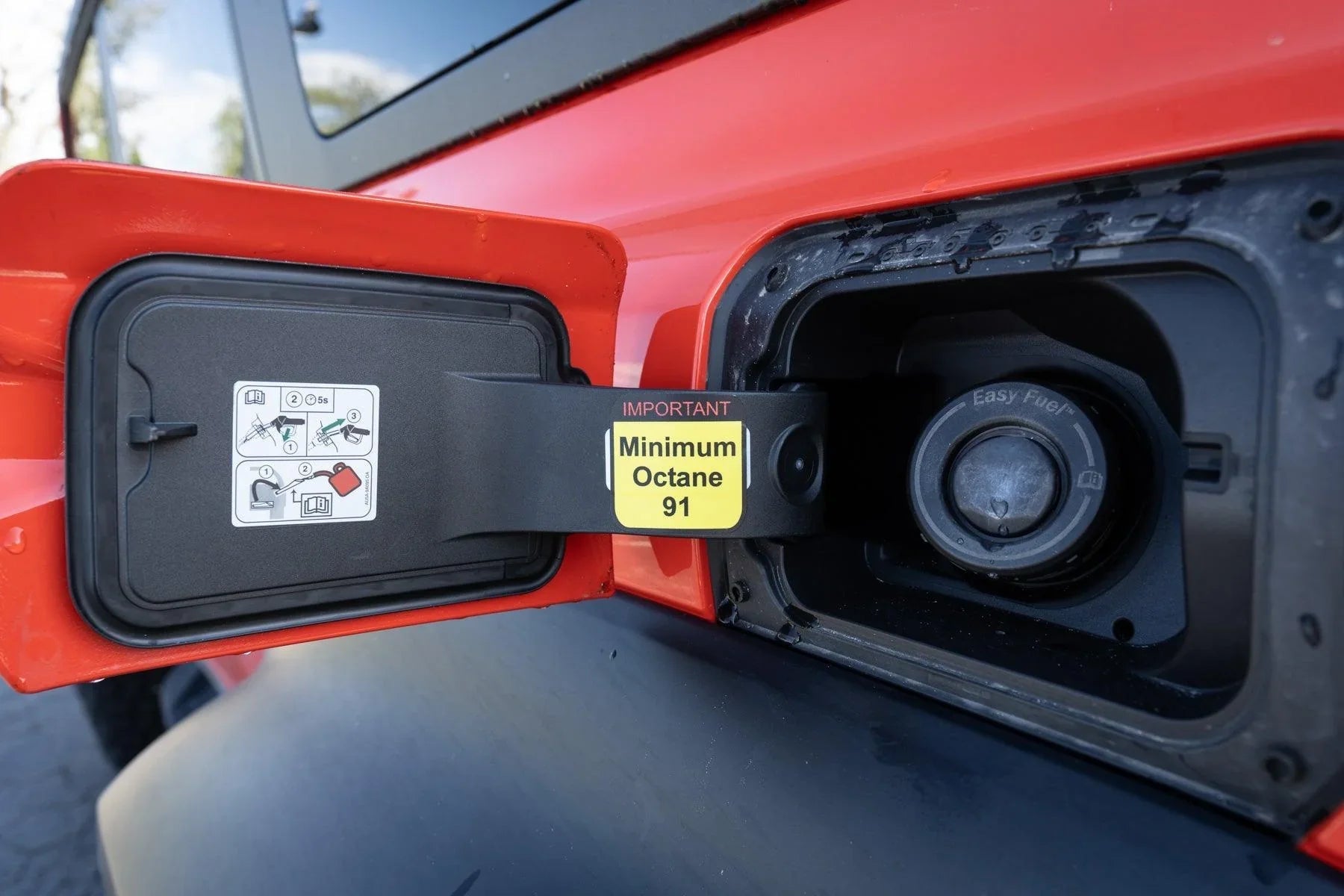 Warning Sticker Minimum Octane Rating (Pair) - Universal
